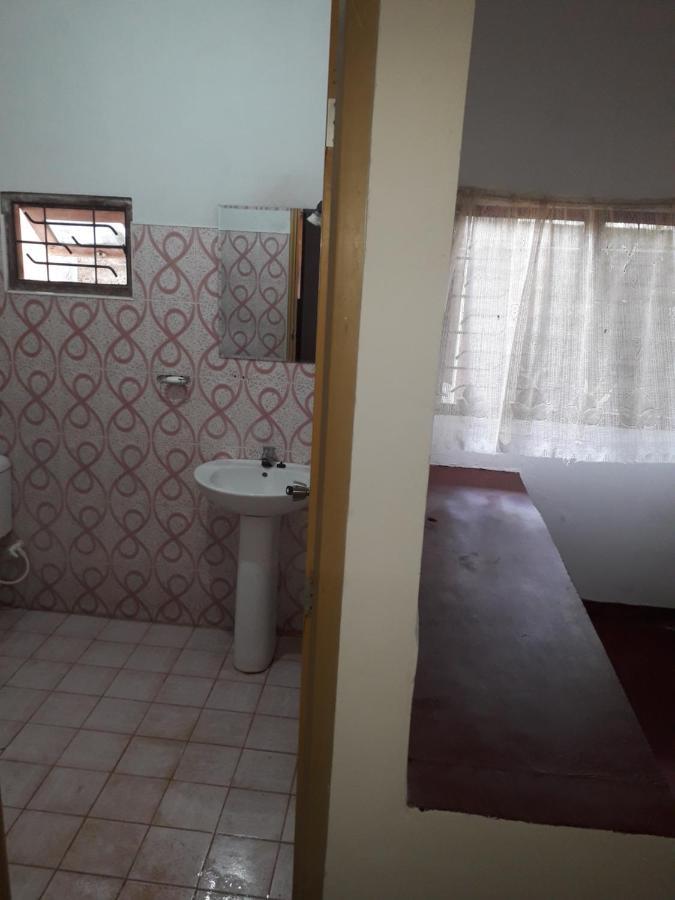 Margosa Guesthouse Mirissa Exterior photo
