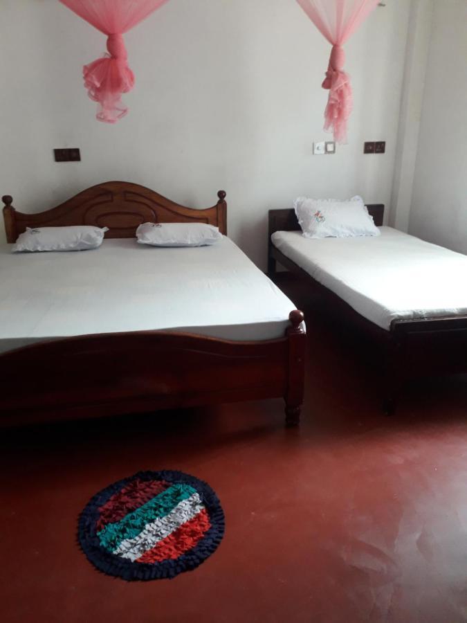 Margosa Guesthouse Mirissa Exterior photo