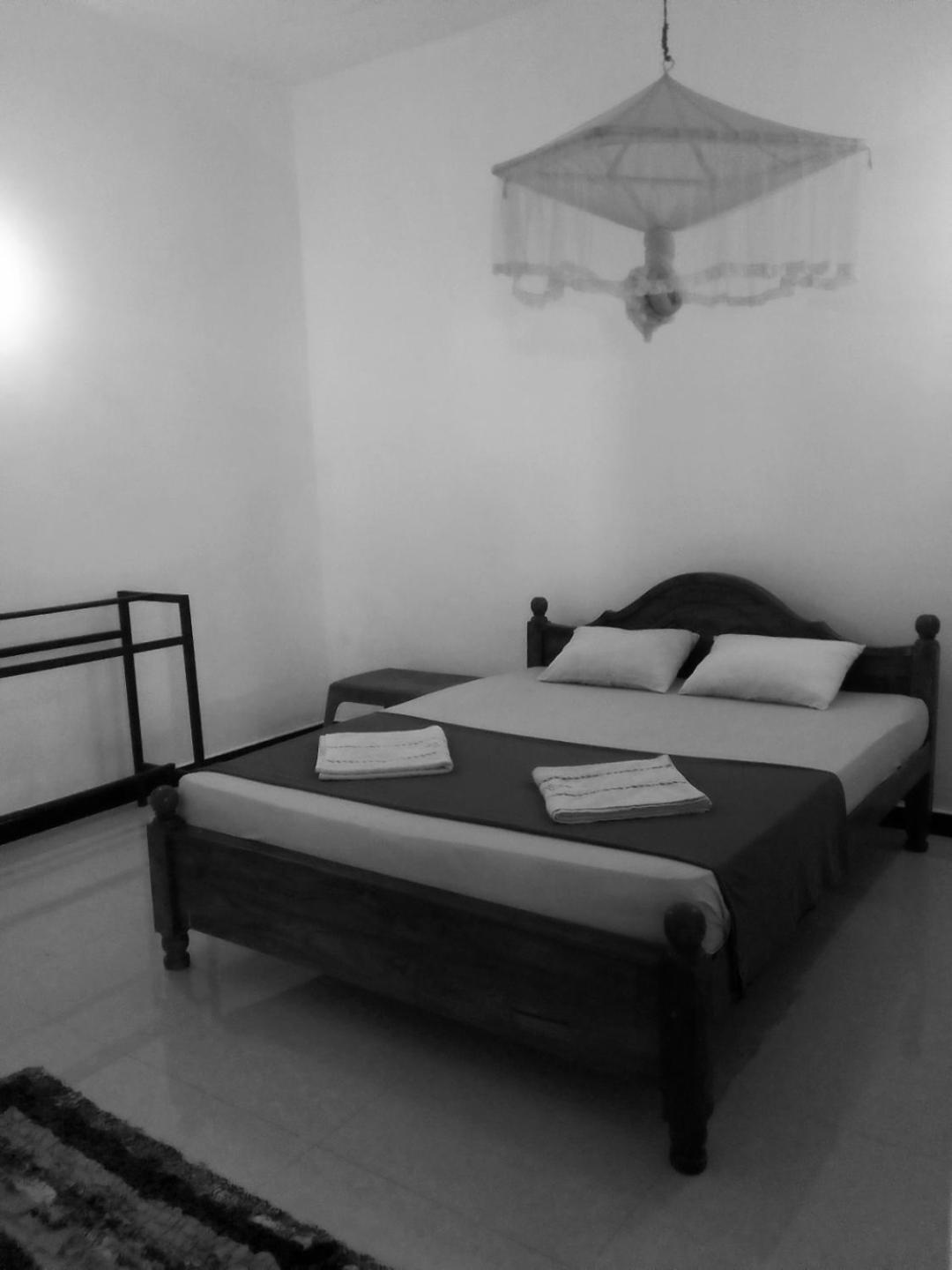 Margosa Guesthouse Mirissa Room photo