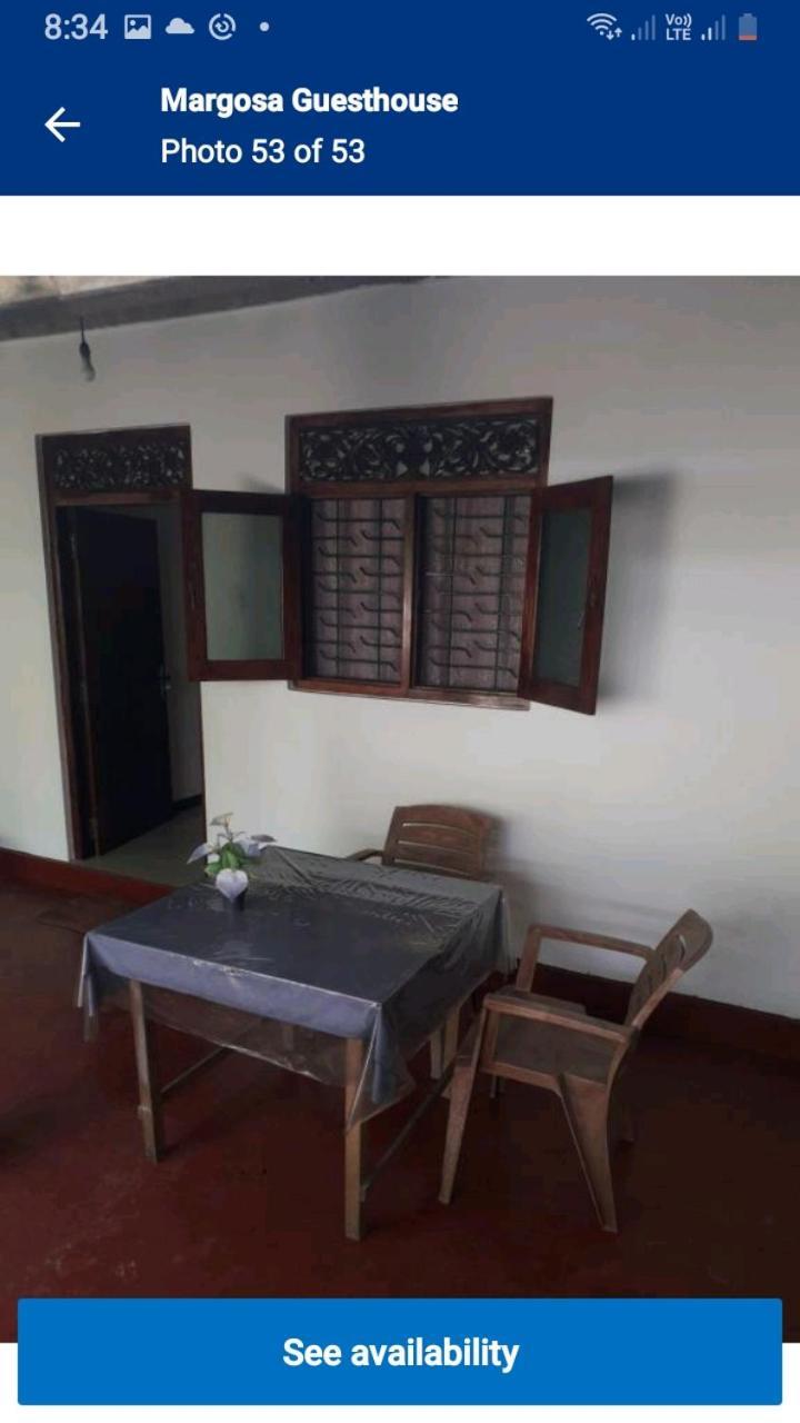 Margosa Guesthouse Mirissa Room photo