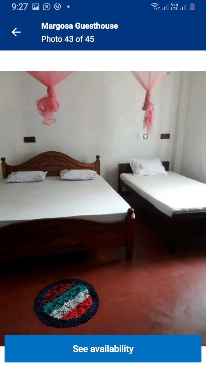 Margosa Guesthouse Mirissa Room photo