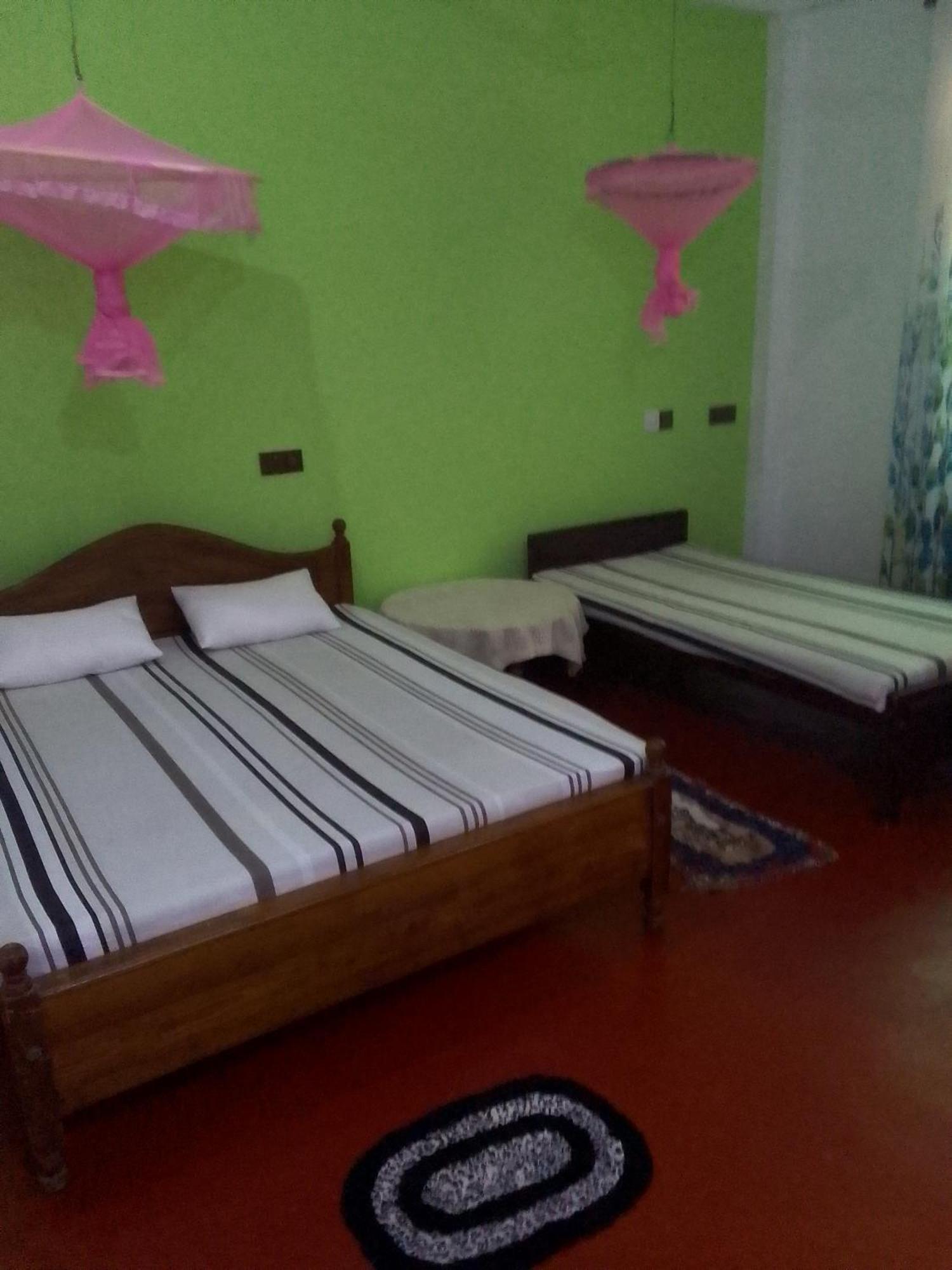 Margosa Guesthouse Mirissa Room photo