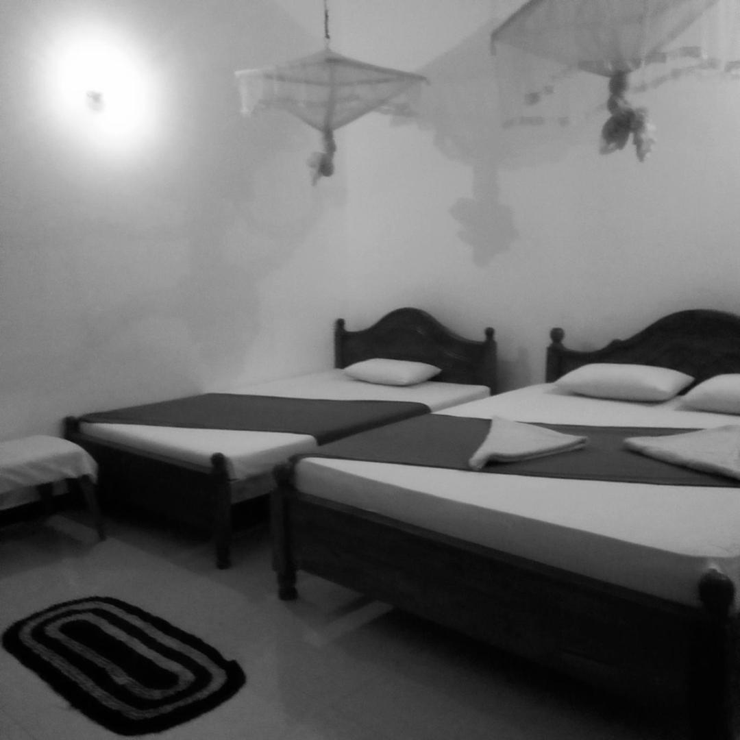 Margosa Guesthouse Mirissa Room photo