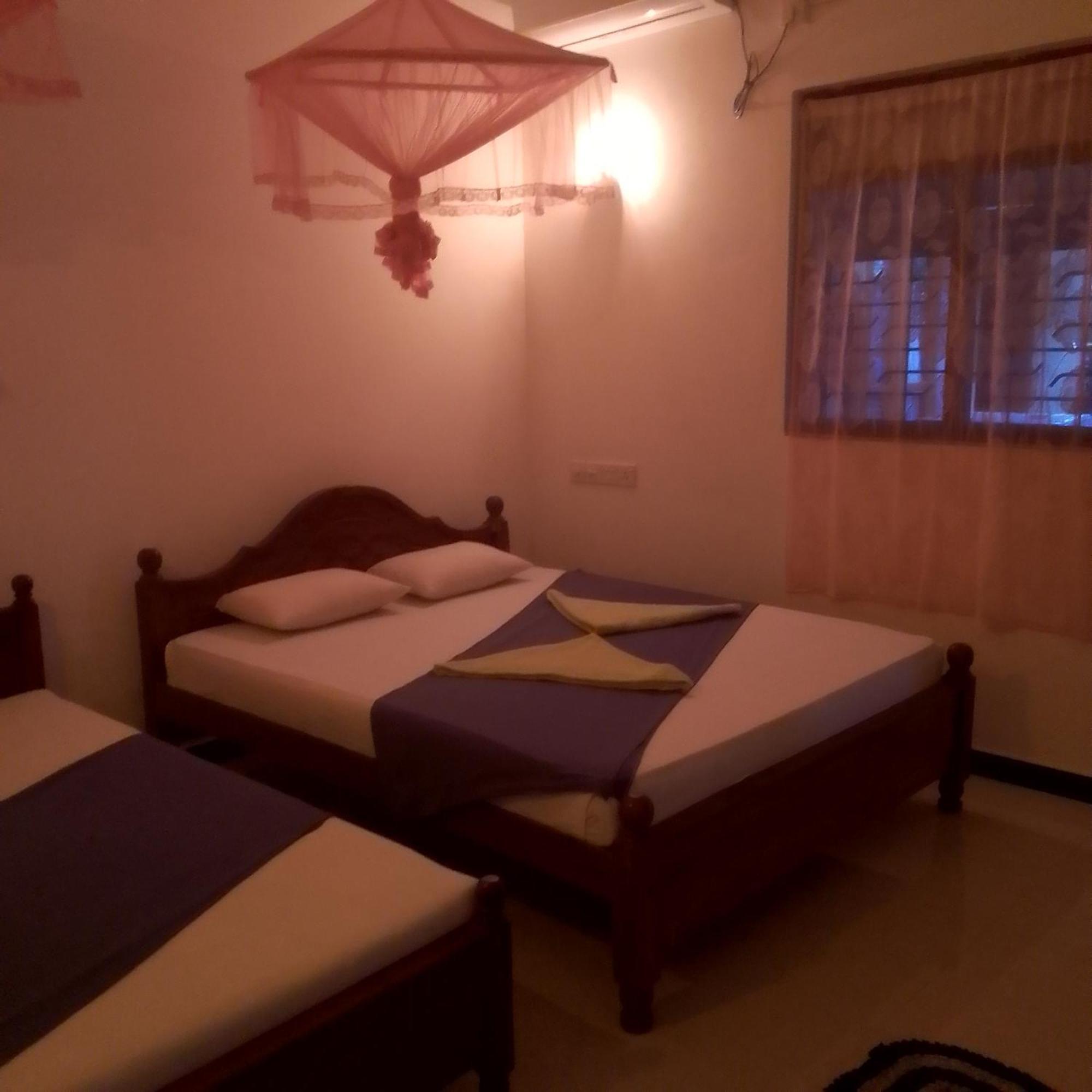 Margosa Guesthouse Mirissa Room photo