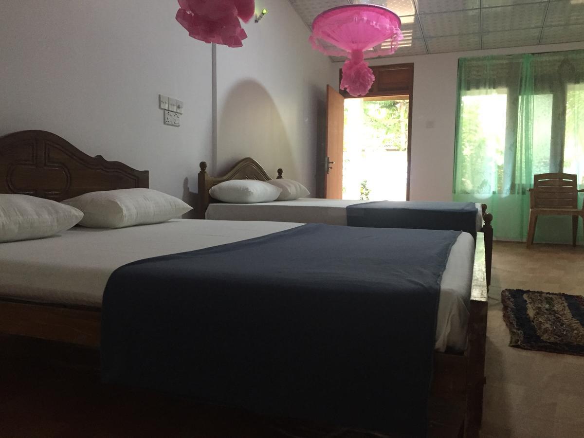 Margosa Guesthouse Mirissa Exterior photo