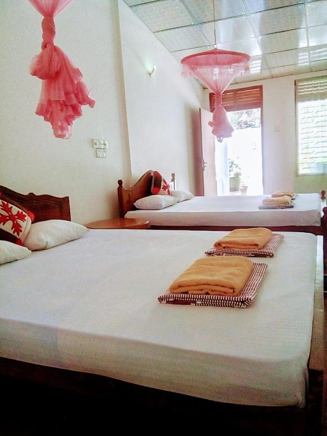 Margosa Guesthouse Mirissa Exterior photo